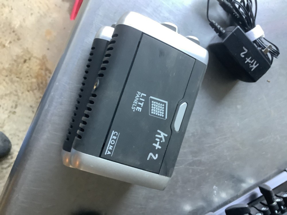 CROMA LITE PANELS - On-Camera LED Light And Tri Pod