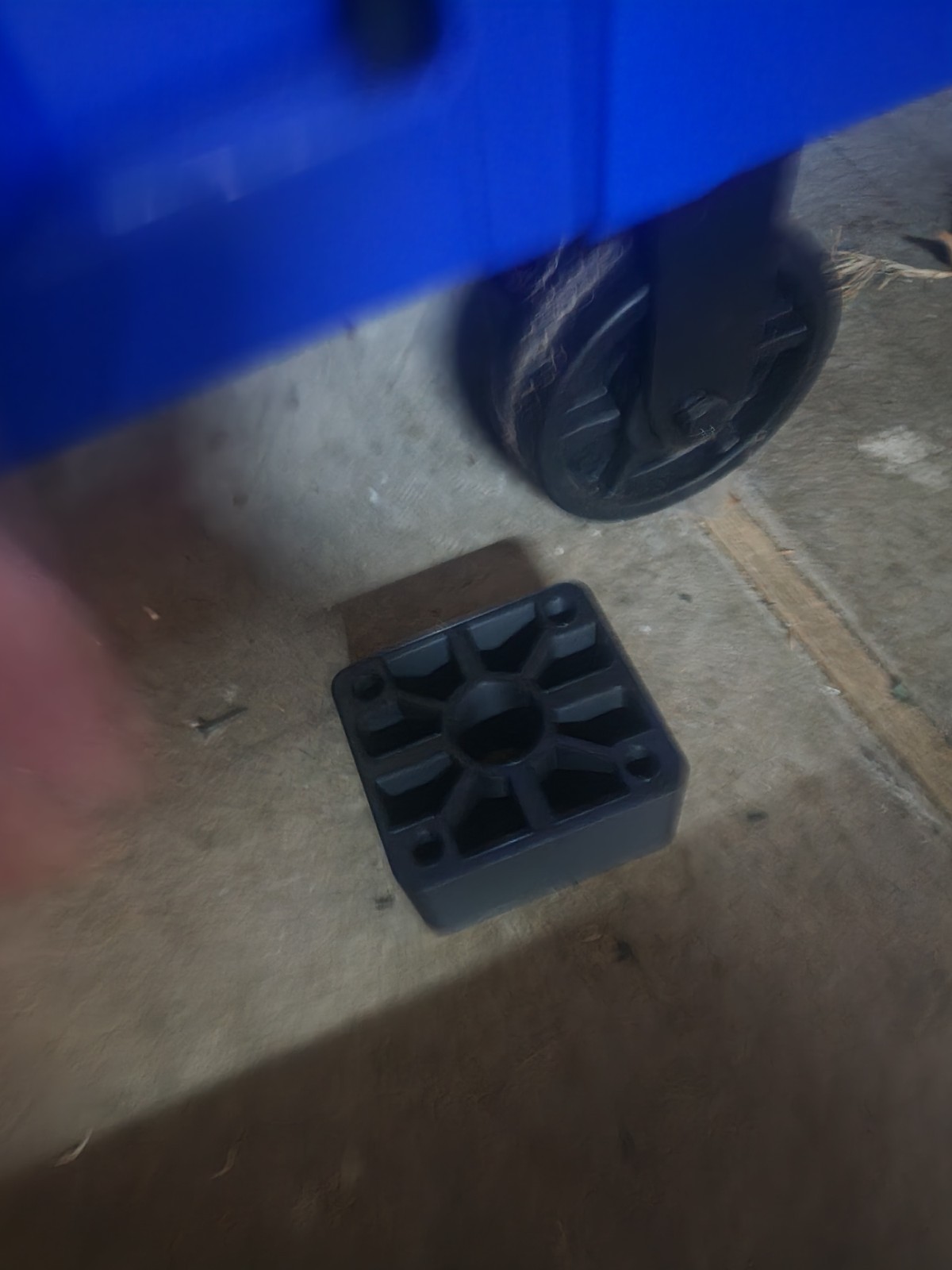 US General Series 3 Caster Riser/Spacer