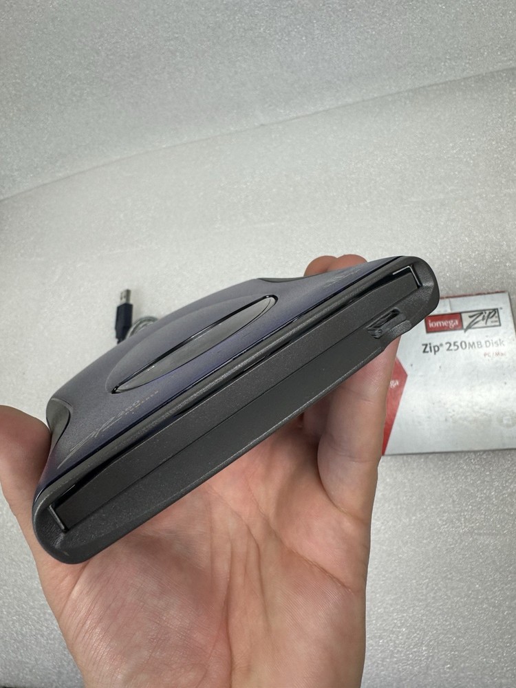 iOmega Zip 250 250MB (USB Powered) PC & Mac External Zip Drive Bundle - Working!