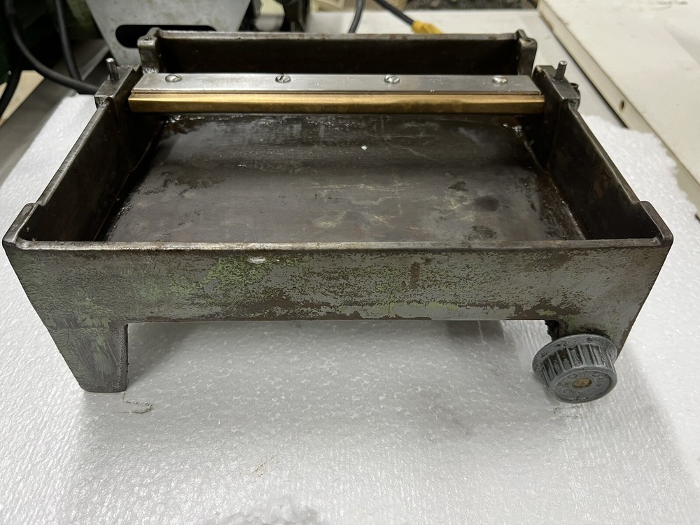 Potdevin 8.5'' Glue Pot & scraper blade & bridge