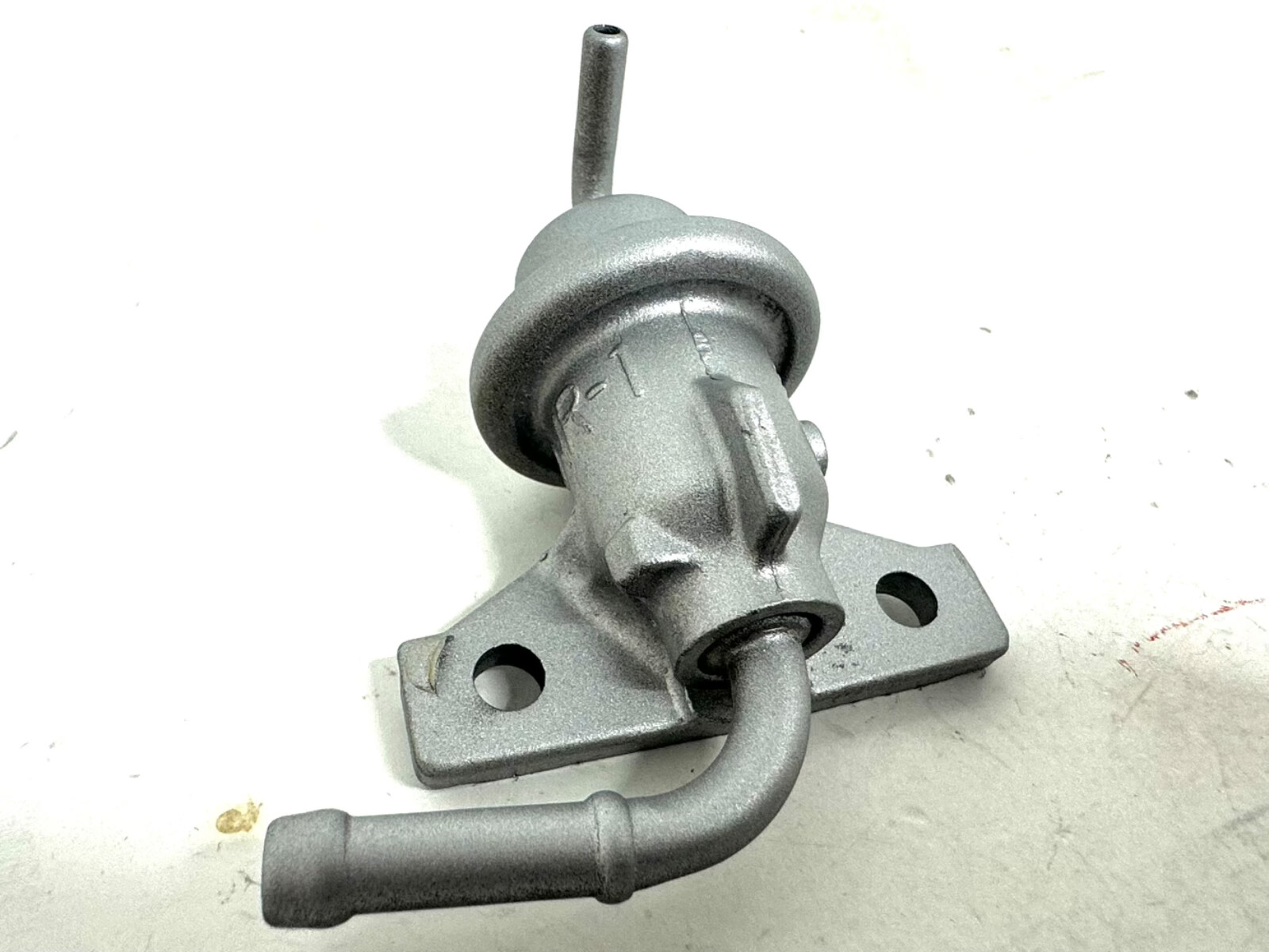 96 00 Honda Civic D16Y8 Fuel Pressure Regulator FPR OEM