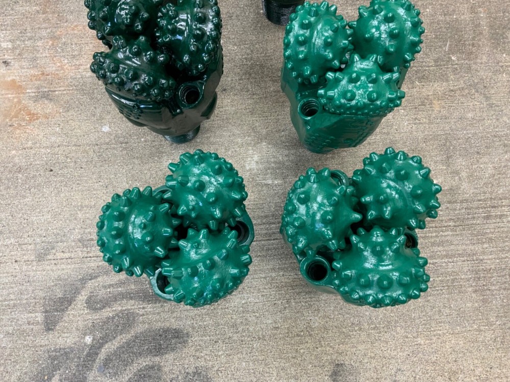 8 1/2 drilling bit TCI button bits. With a center hole
