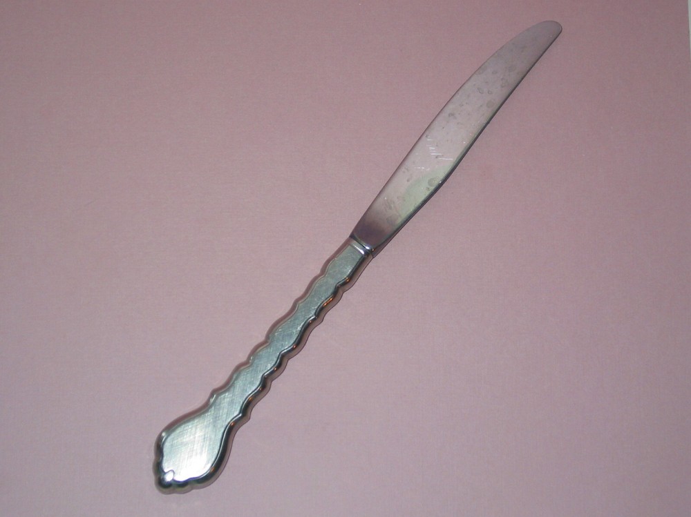 CELLO By ONEIDA Community Stainless Dinner Knife