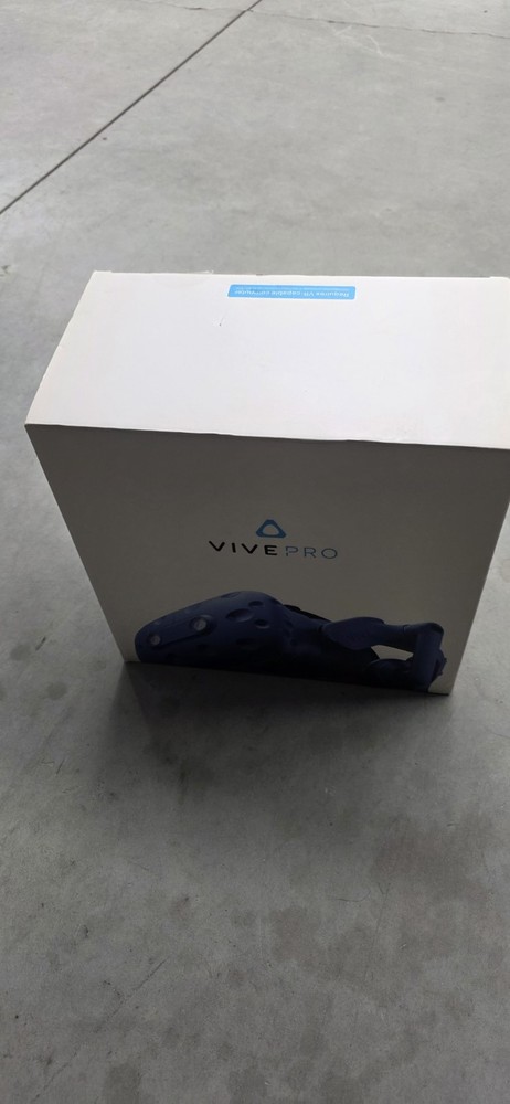 htc vive pro hmd  (99HANW015-CC)