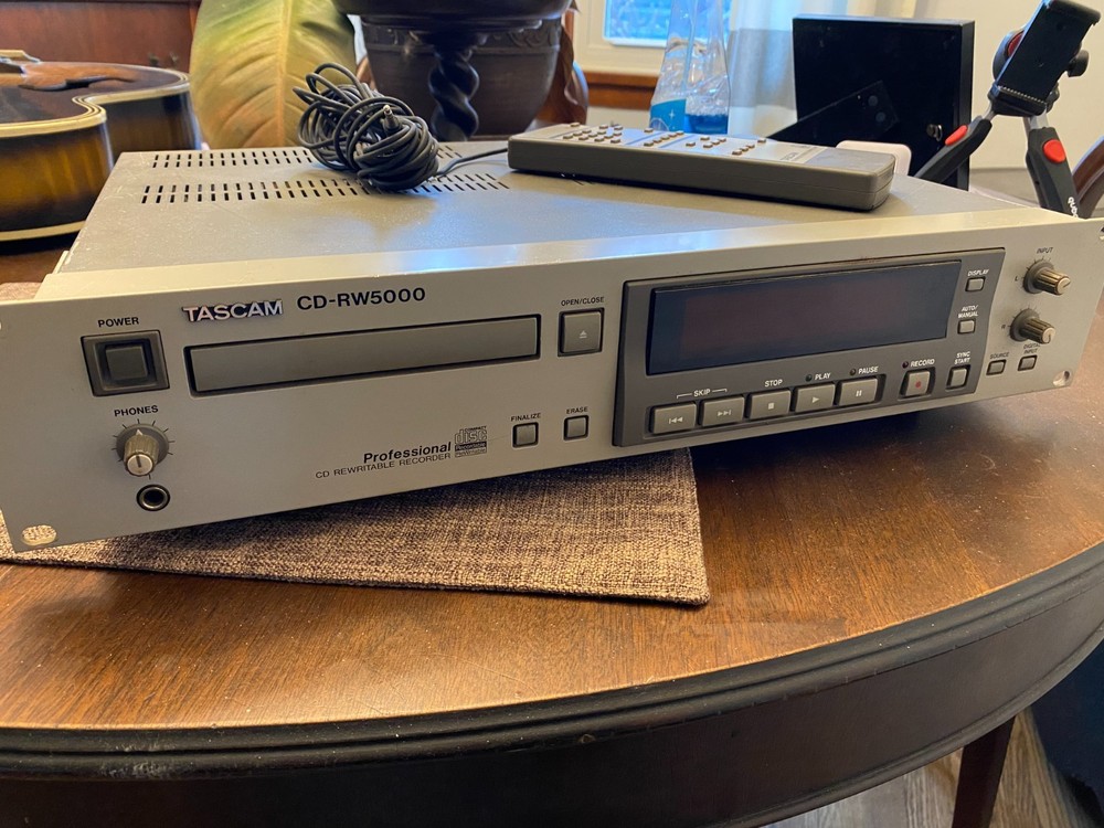 Tascam CD-RW5000 Rack-Mounted CD Rewritable Recorder Player - With Remote