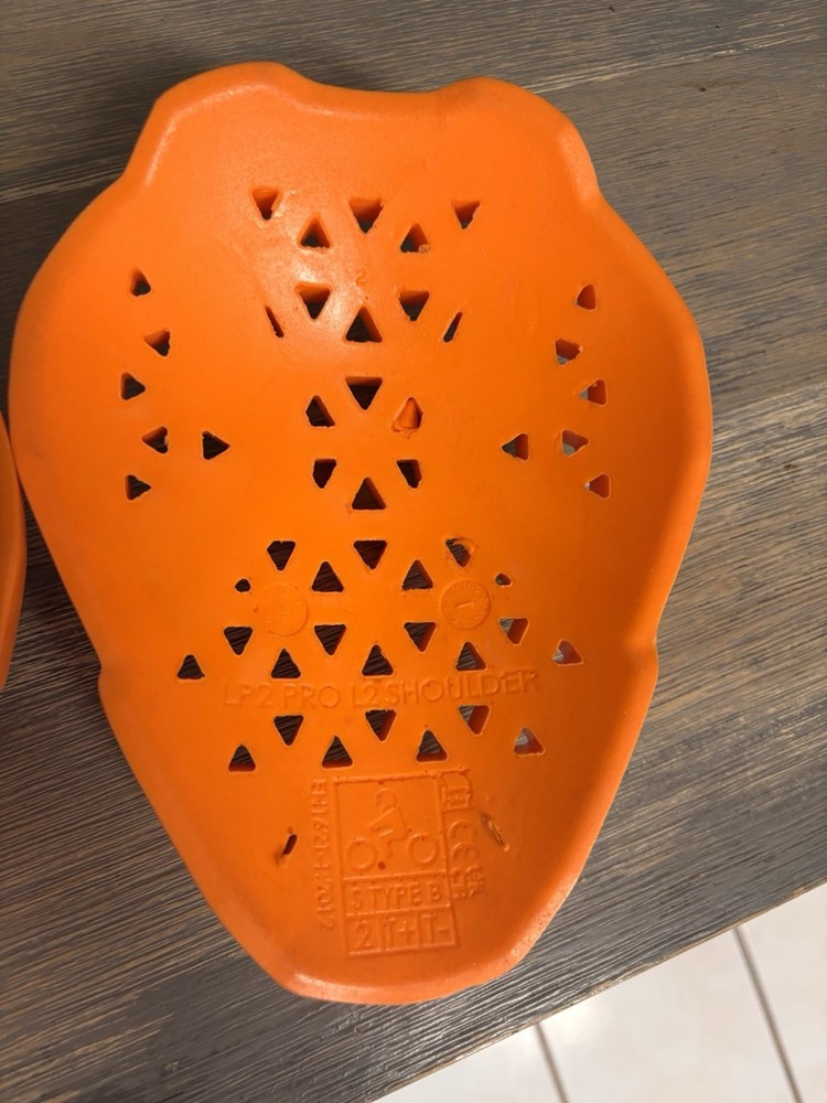 Icon D30 Shoulder armor