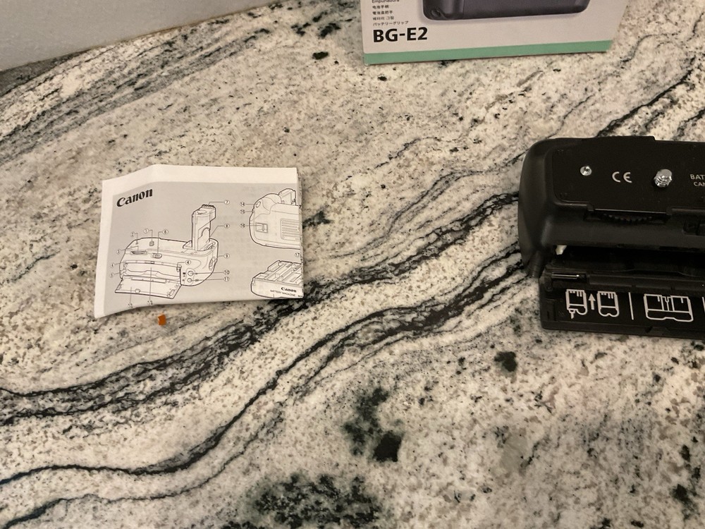 Canon BG-E2 Battery Grip for 20D, 30D Boxed