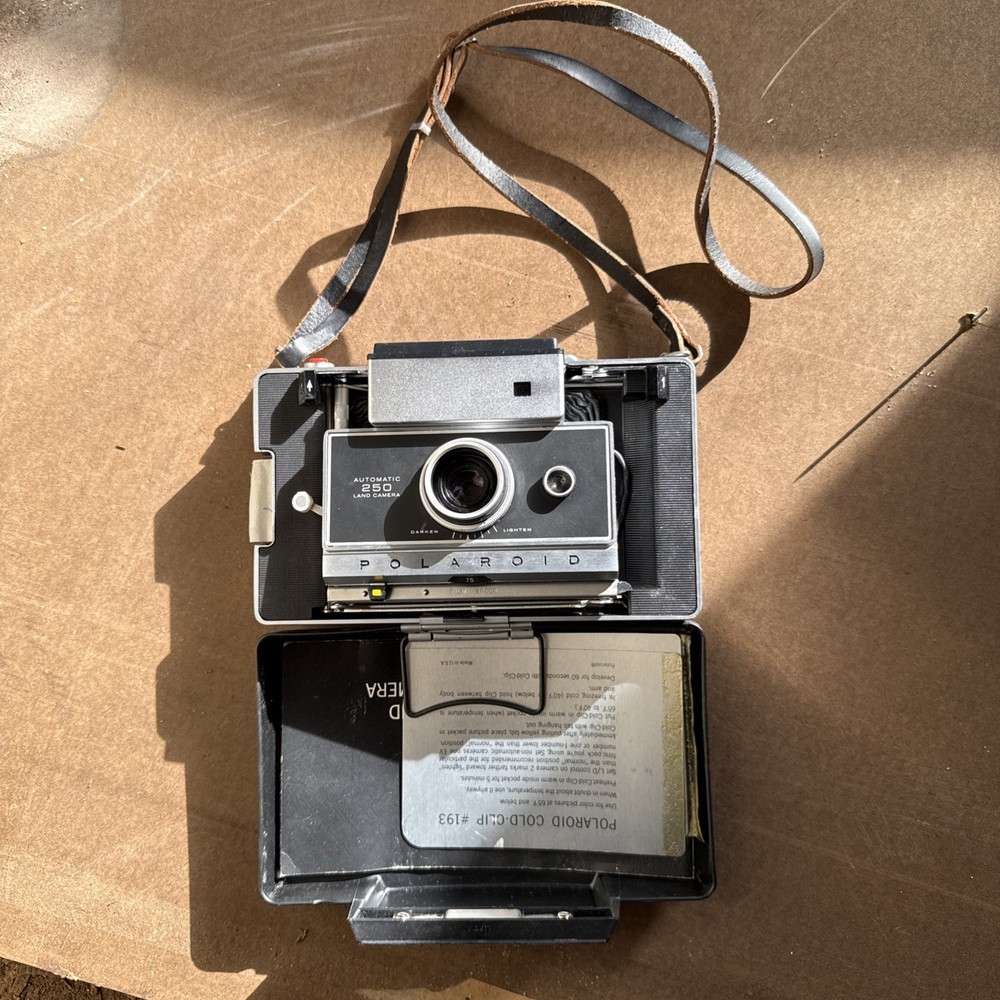 Polaroid Automatic 250 Land Camera (Folding Bellows Camera)