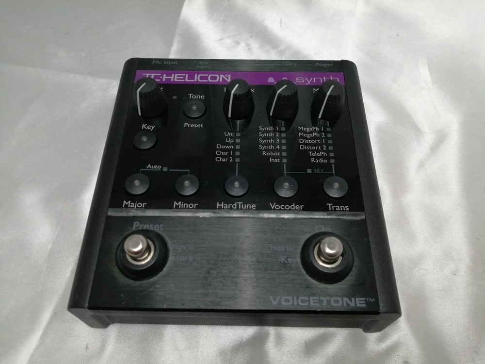 TC-HELICON VOICETONE SYNTH Vocal Effects Processor Vocoder Autotune Stompbox