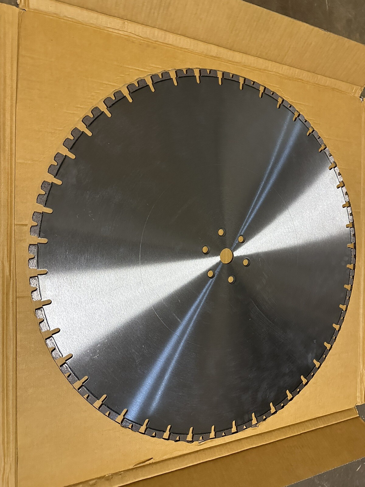 30 Inch High HP Diamond Wall Saw 1-3/8" Arbor Blade with Pentruder Bolt Pattern