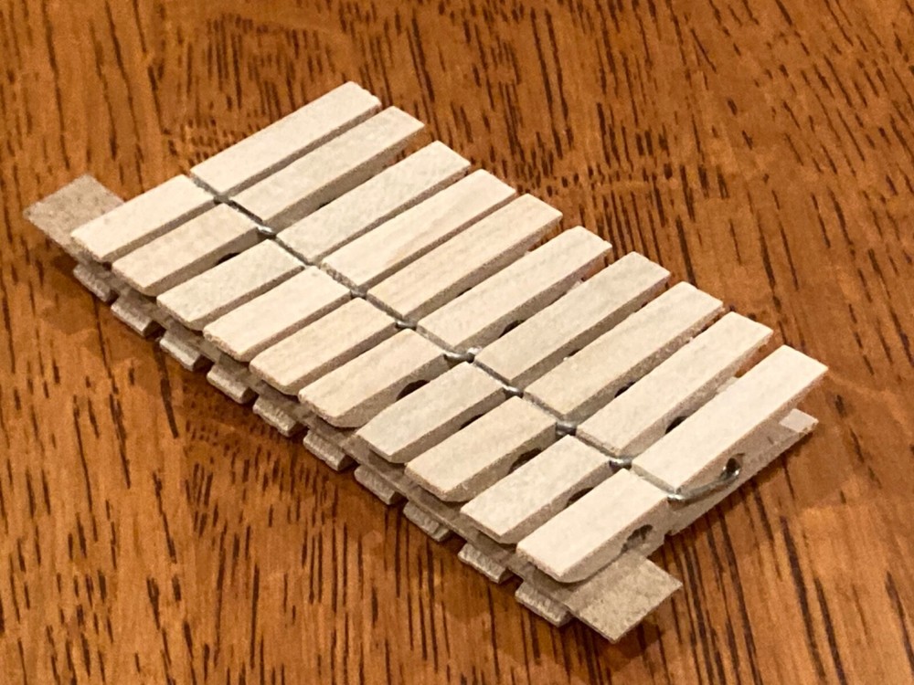 Small Wood & Spring Clothespins (10 pcs)