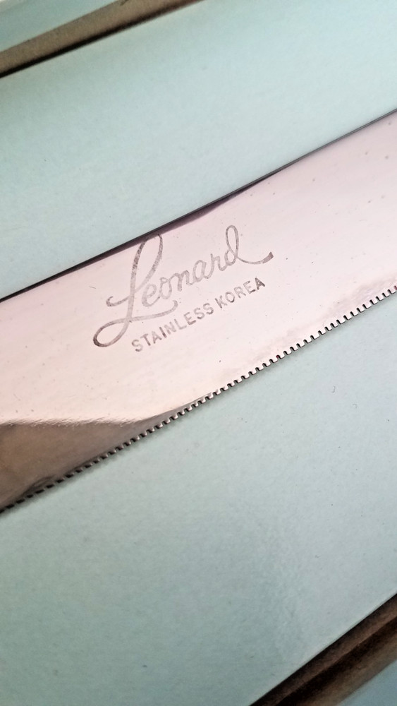 Leonard Cake Knife