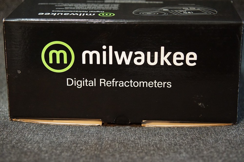 Milwaukee MA887 Digital Refractometer - Salinity