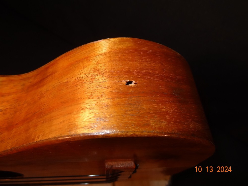 Nice Antique Leonardo Nunes Soprano Ukulele