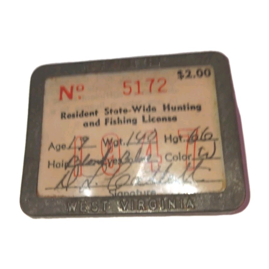 Vintage West Virginia Resident Hunting & Fishing License ( Pin Back )