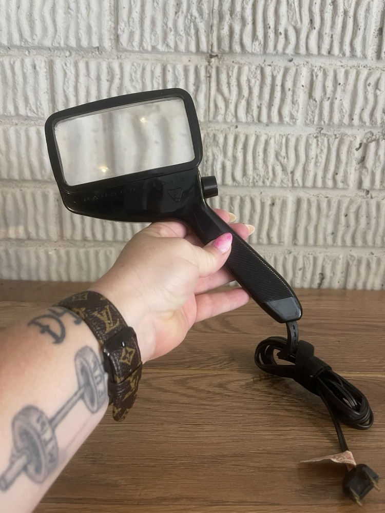 BAUSCH & LOMB Optical Lighted Magnifier Glass Rectangular Reader Hand Held Works