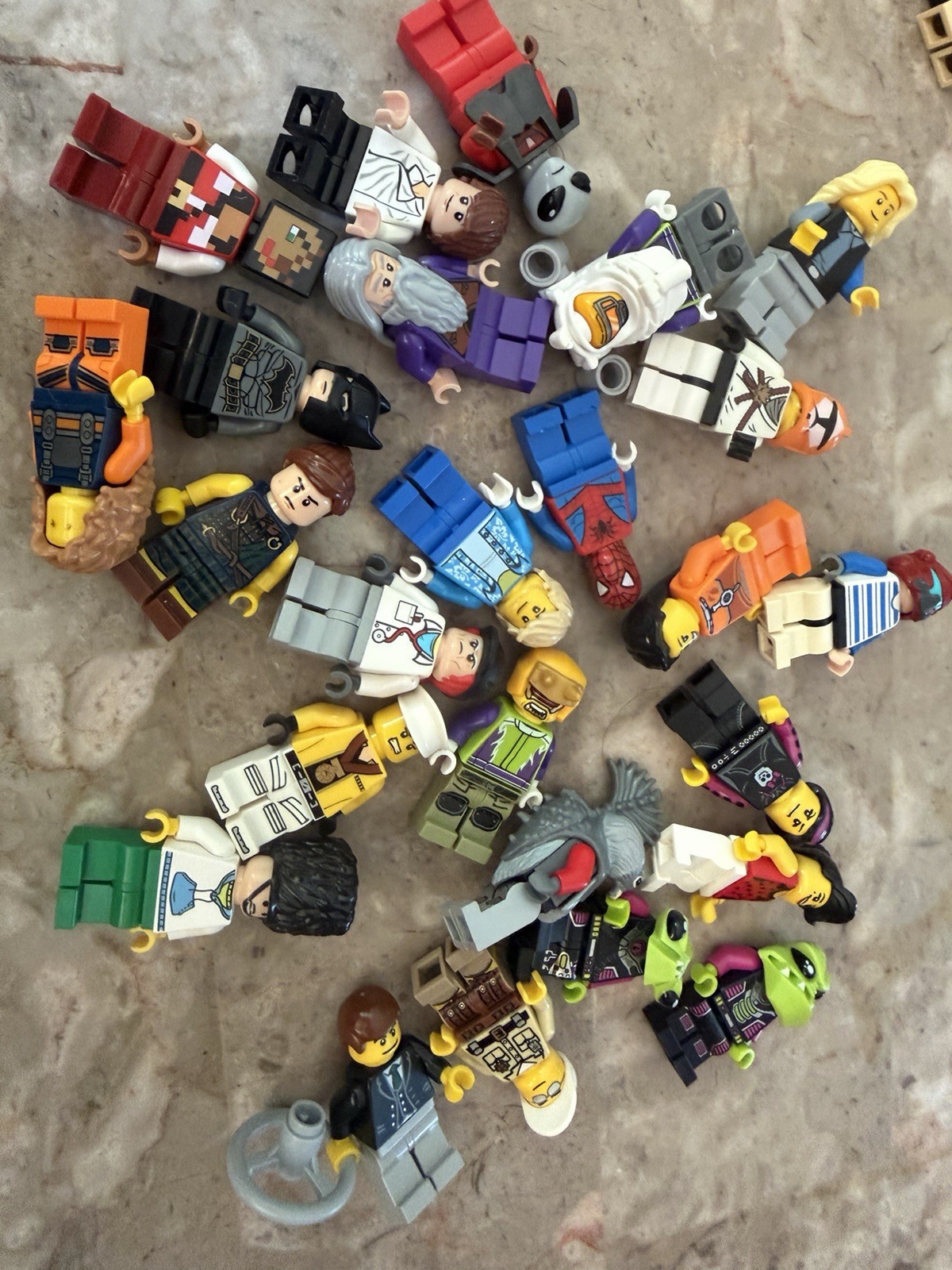 Huge LEGO Minifigure Lot Of Over 95 Figures Etc Assorted Original Lego 👍