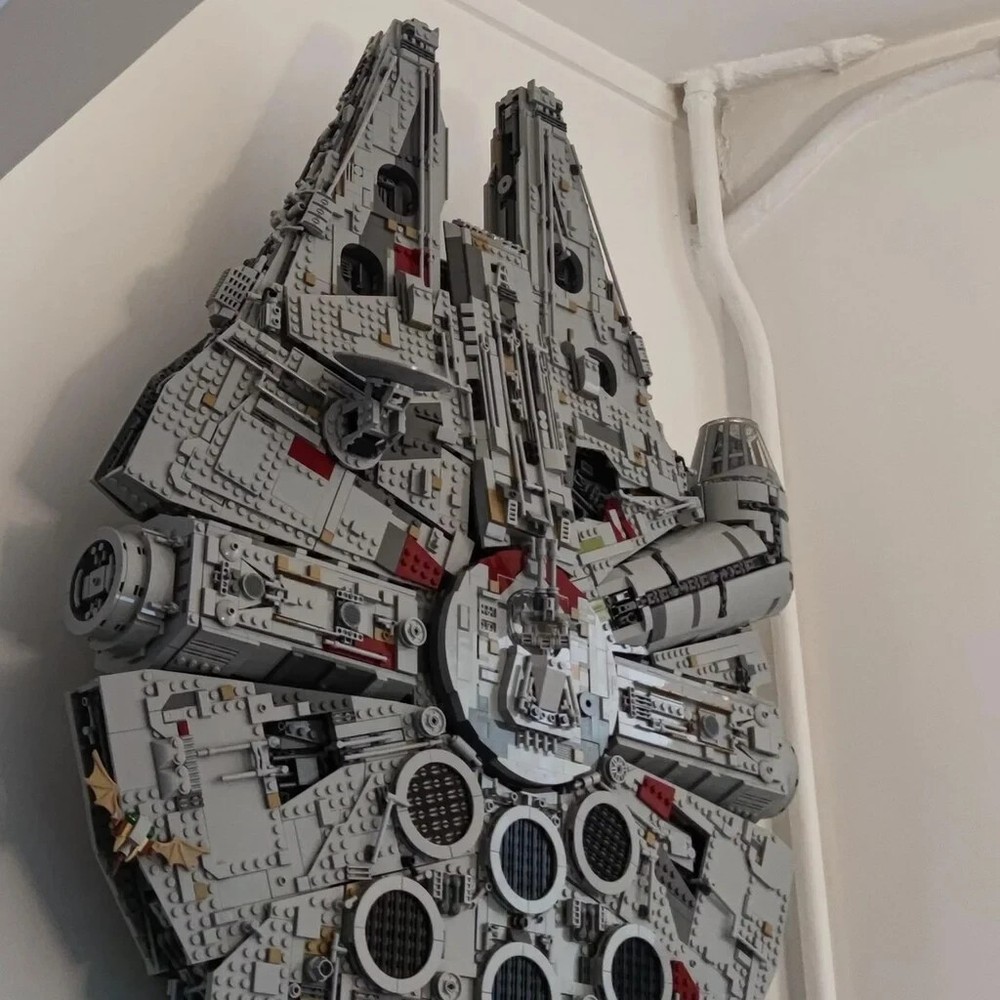 Wall Mount for  LEGO UCS Millennium Falcon 75192