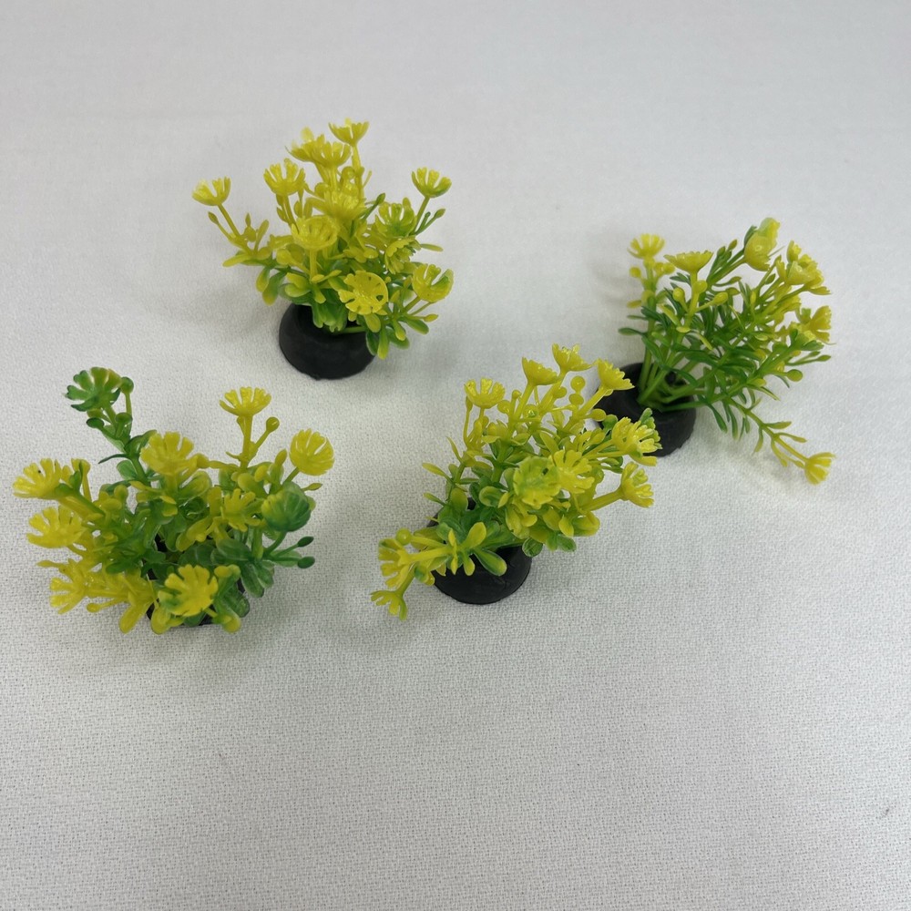 4 PC Xunyee Plastic Aquarium Plants
