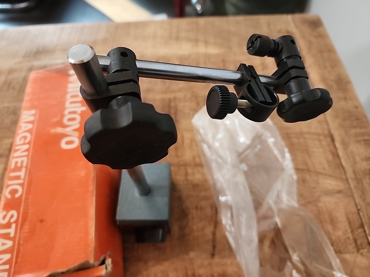 Mitutoyo 7011BN Magnetic Stand Indicator Holder