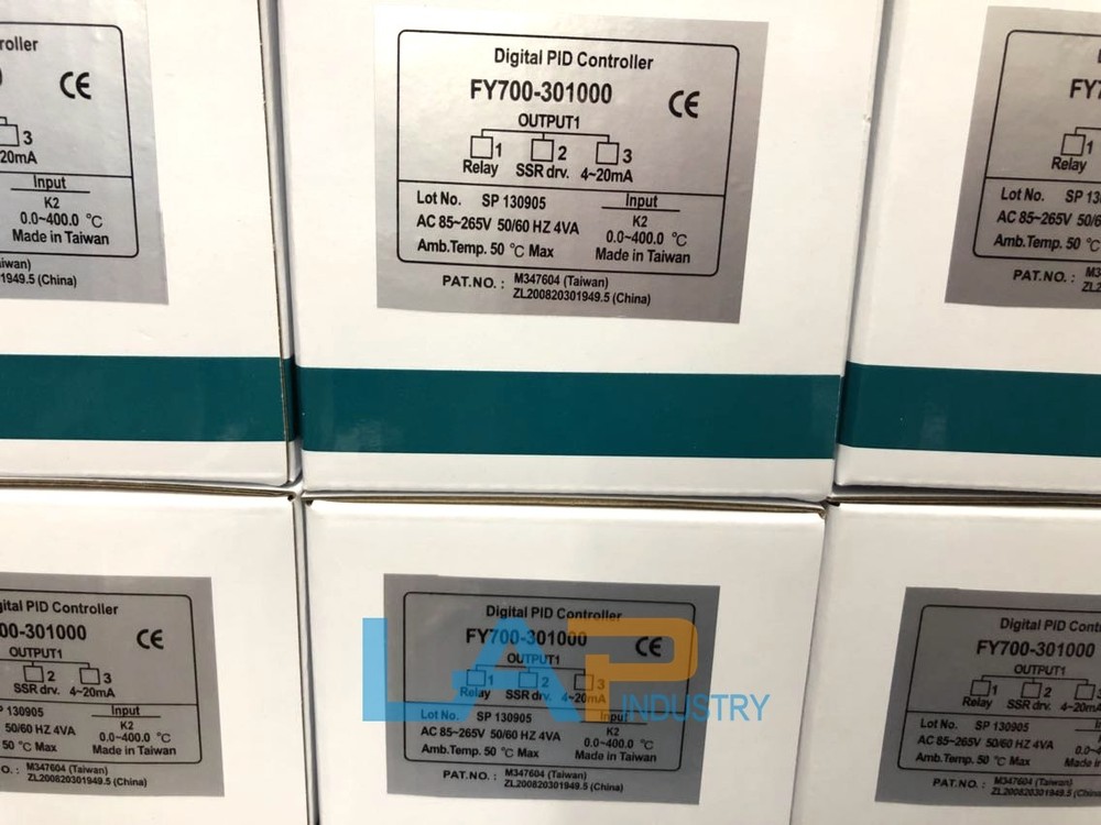 1Pcs New Temperature Controller FY700-301000 FY700301000