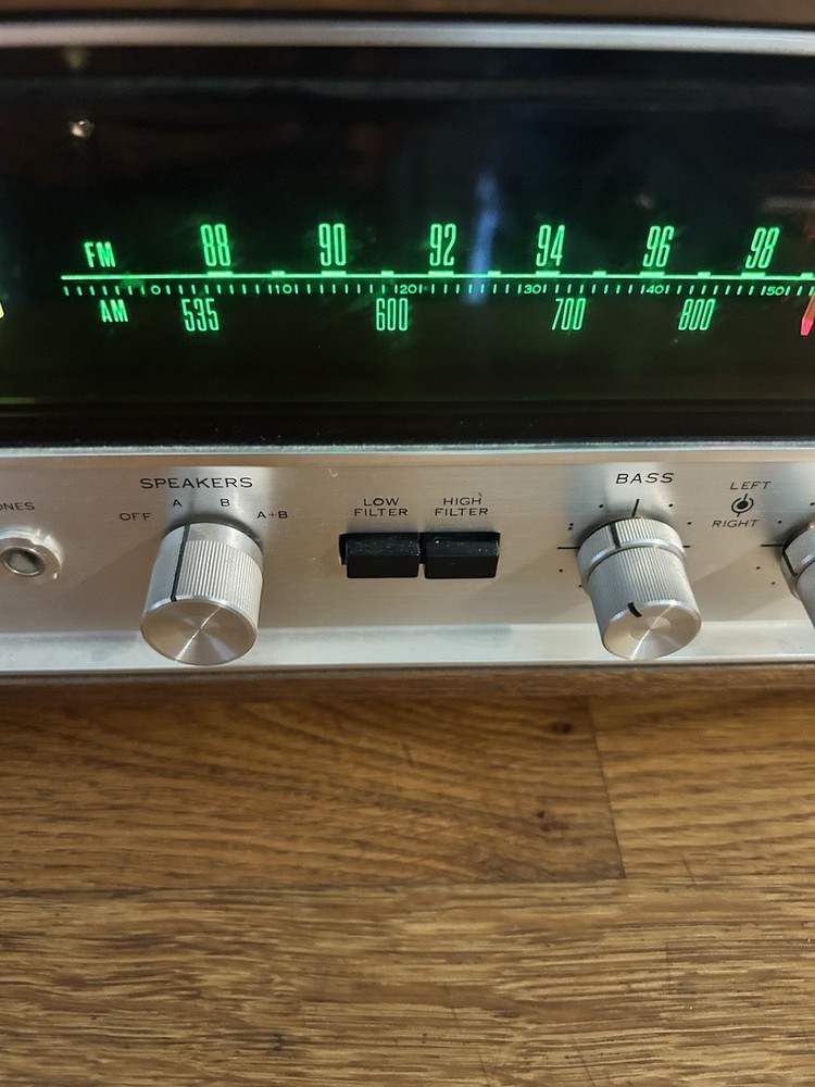 VINTAGE Sansui 2000A Solid State Stereo Tuner Amplifier- For Parts POWERS UP
