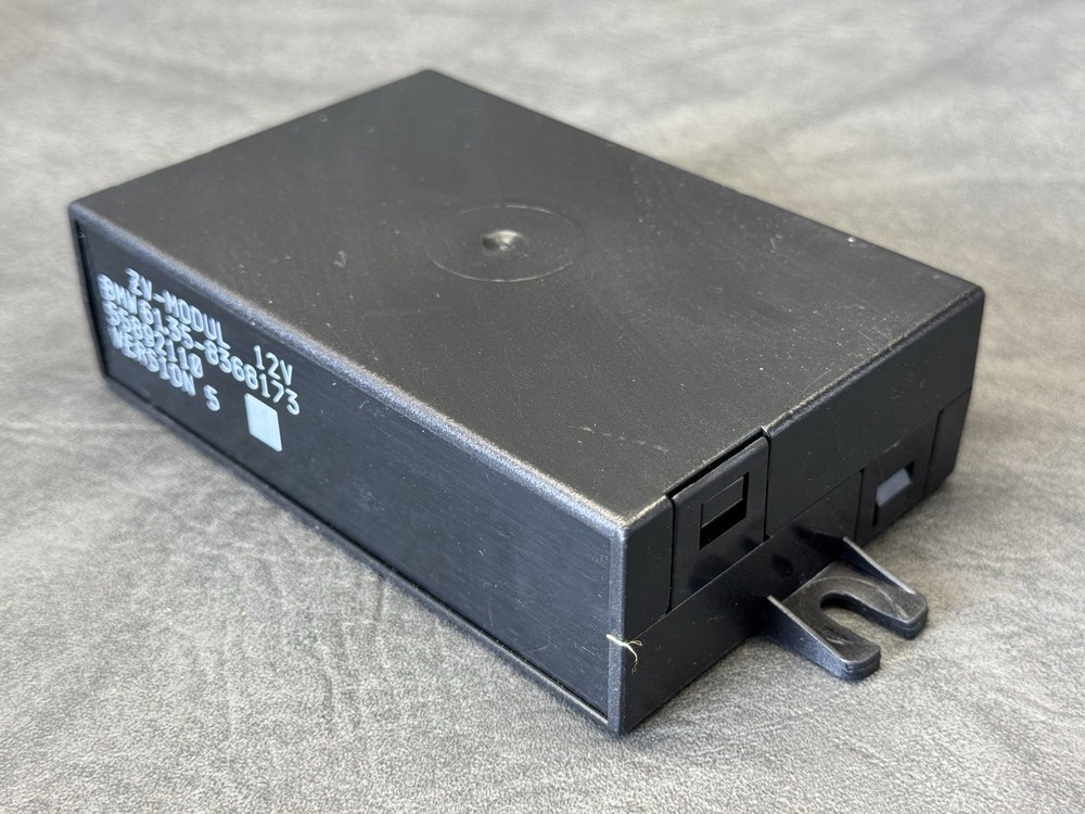 1996-1998 BMW Z3 Roadster Central Locking System Module OEM