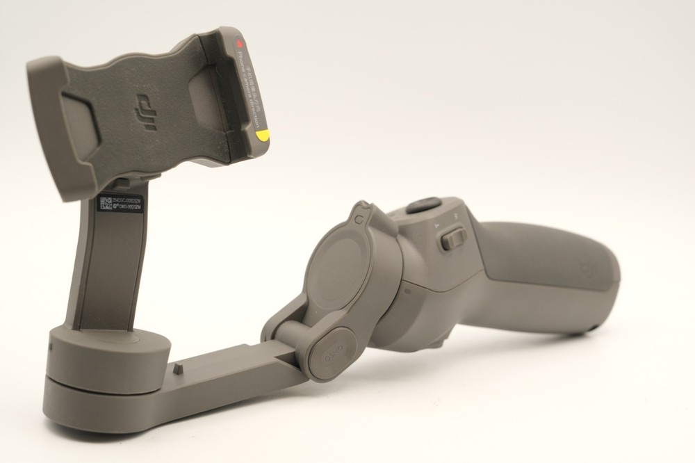 DJI Osmo Mobile 3 - Gimbal Stabilizer