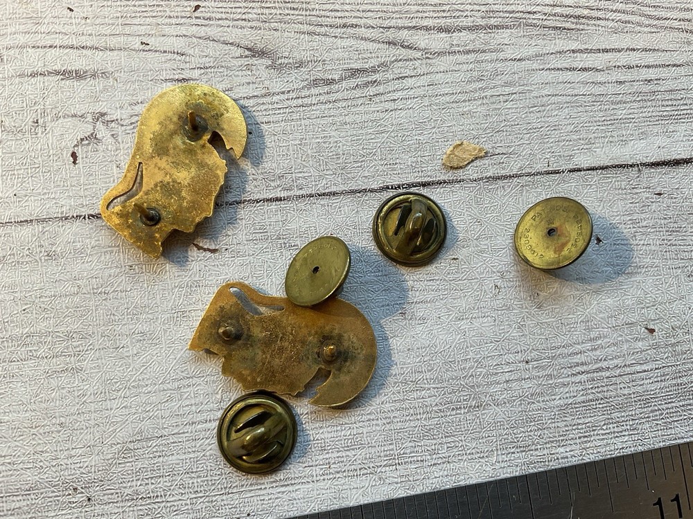 ORIGINAL WWII US WOMANS WAC OFFICER INSIGNIA PAIR - MINTY