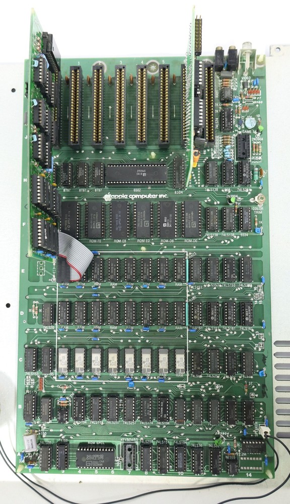 Bell & Howell Apple II Plus Computer cleaned, tested and working