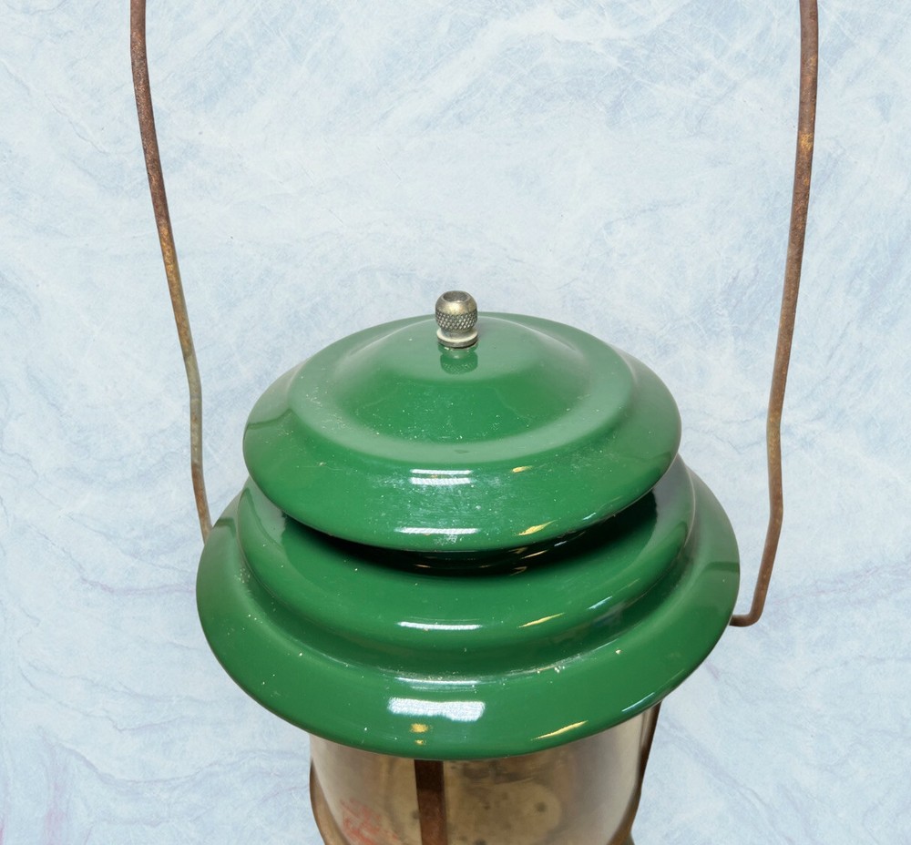 Vintage 1978 Coleman 220J Lantern Double Mantle Lantern