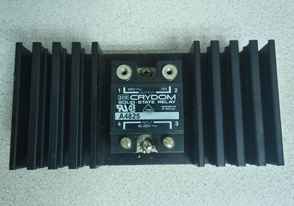 CRYDOM A4825 SOLID STATE RELAY 480VAC 25A w/ HEATSINK QUANTITY!! WOW!!