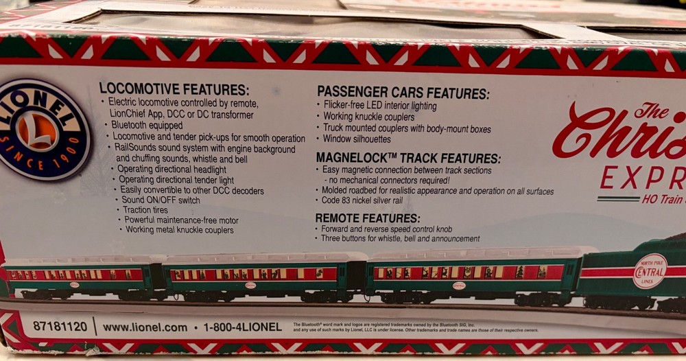 LIONEL HO SCALE CHRISTMAS EXPRESS TRAIN SET BLUETOOTH 87181120