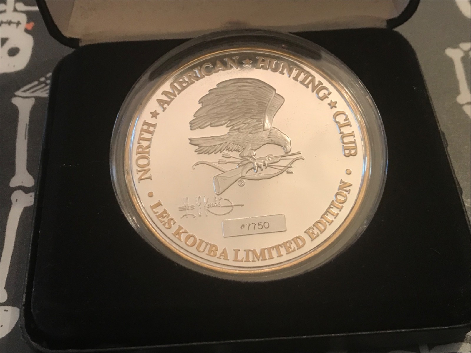 Large NAHC Hunting Club Les Kouba Swamp Buck Deer Art round Coin in case