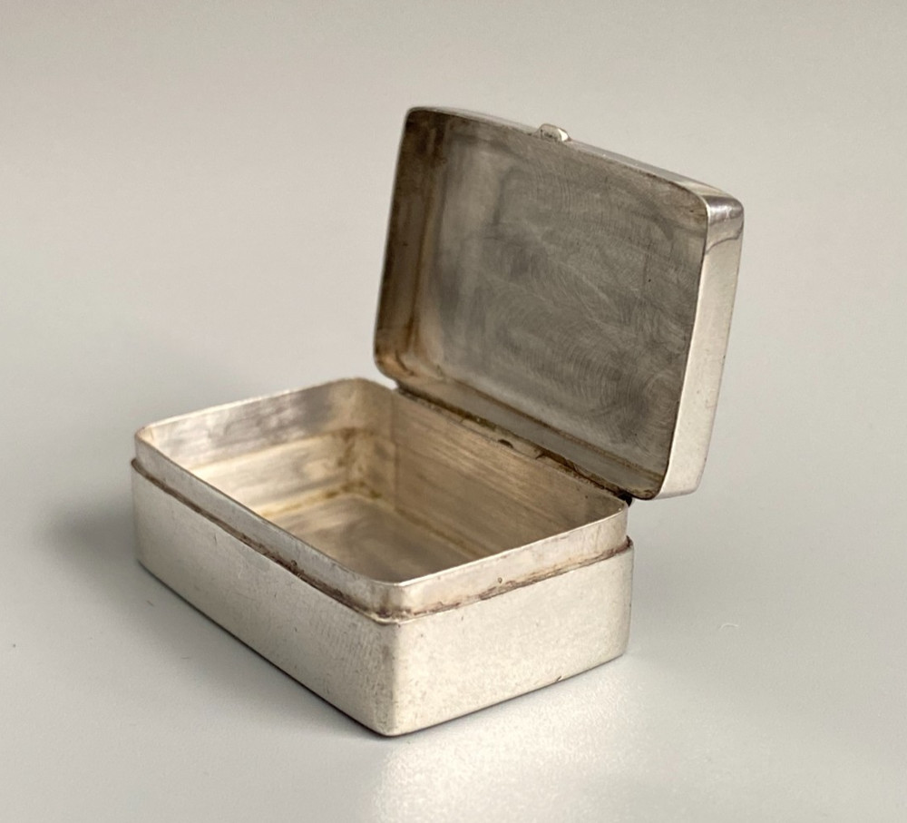 Vintage Mid Century Solid Silver Ornate Floral Scrollwork Hinged Snuff Pill Box