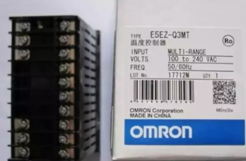 New In Box OMRON E5EZ-Q3MT TEMPERATURE CONTROLLER 100-240VAC