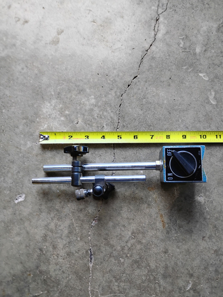 Central Tools Magnetic Base & Arm Adjustable Swivel Post Rod