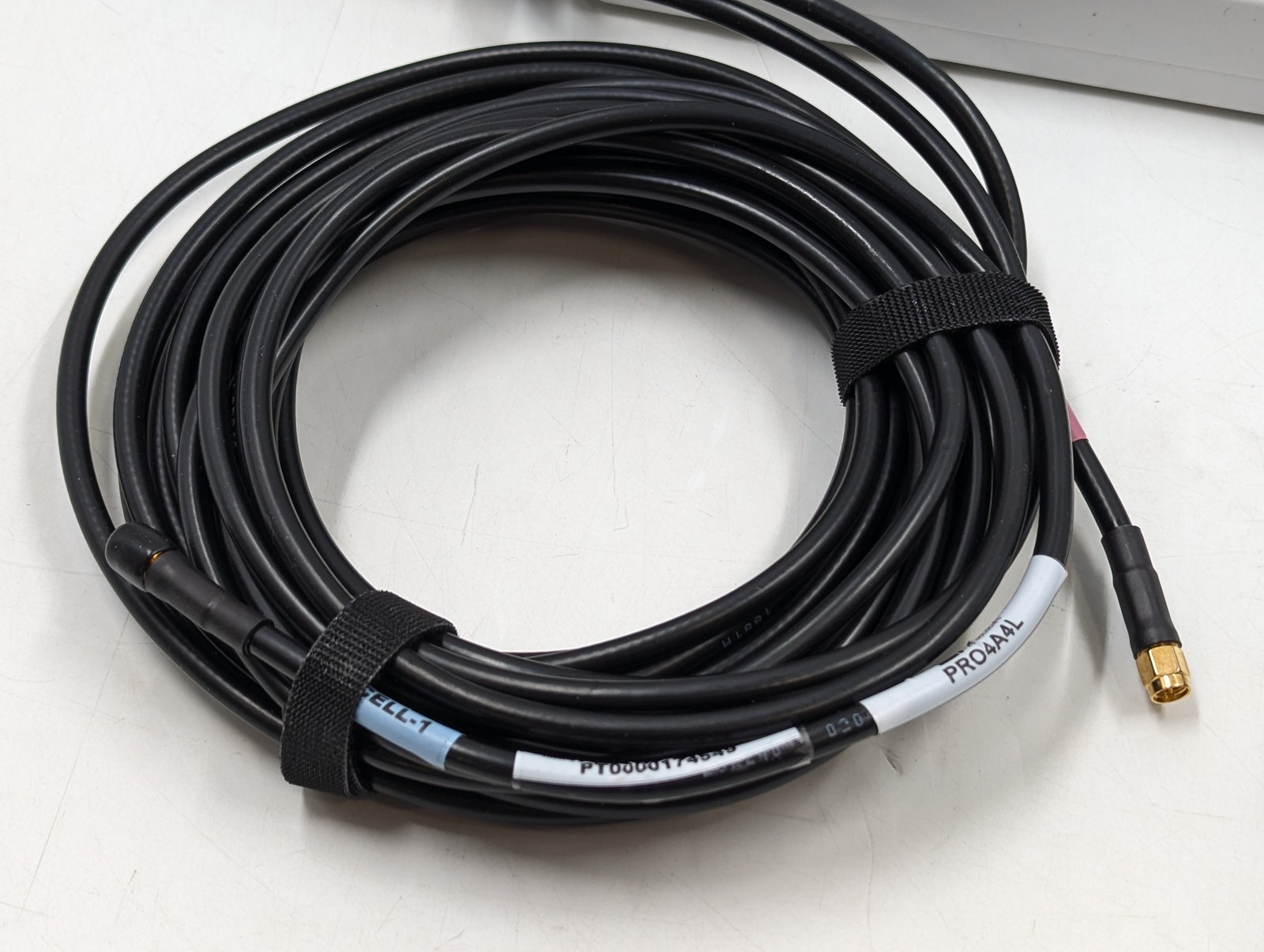 Parsec Technologies Akita Series Wall Mount Antenna (PRO4A4L15W) White