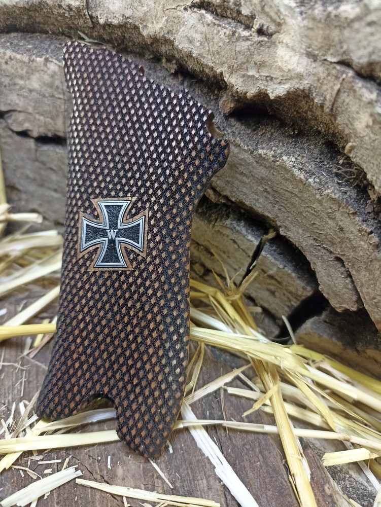 Luger P08 grips