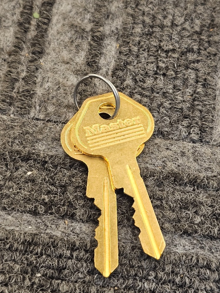 MASTERLOCK 6840KALFW7000: Keyed Solid Padlock Pro Series 6840