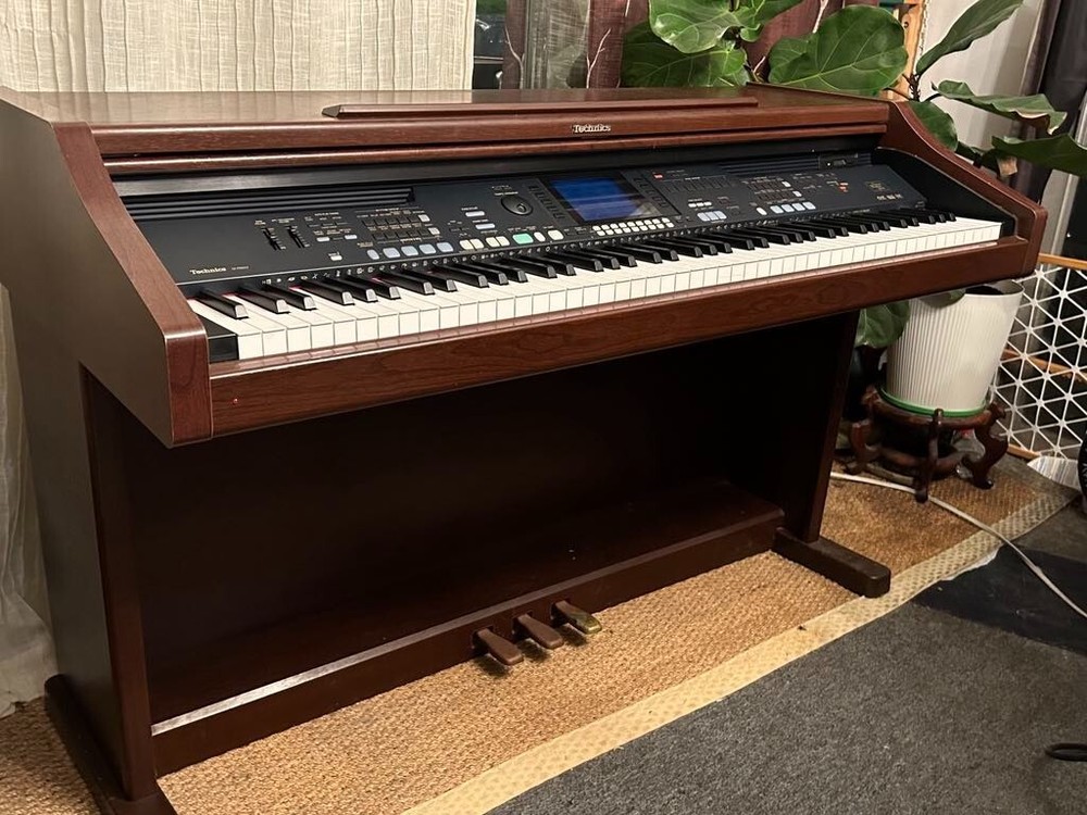 Professional Level Technics SX-PR603 Digital Ensemble in Perfect Used Condition