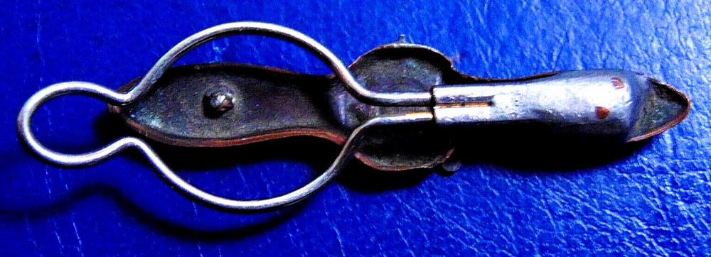 CANADA WW2 RCAF propeller tie clip copper ?