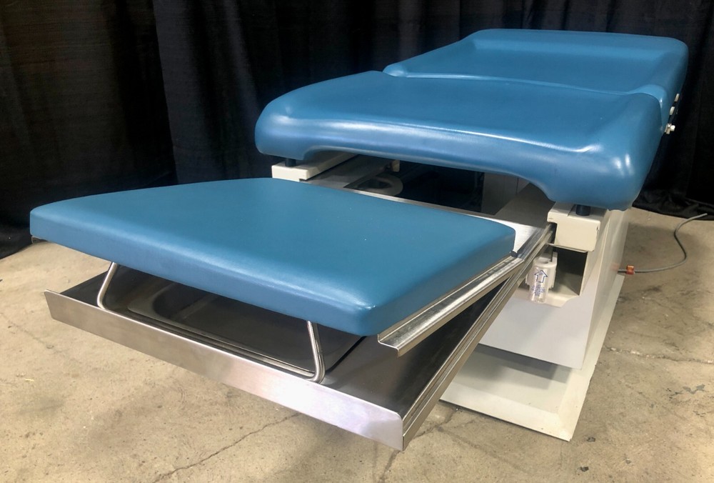 UMF 5060 Power Exam Table