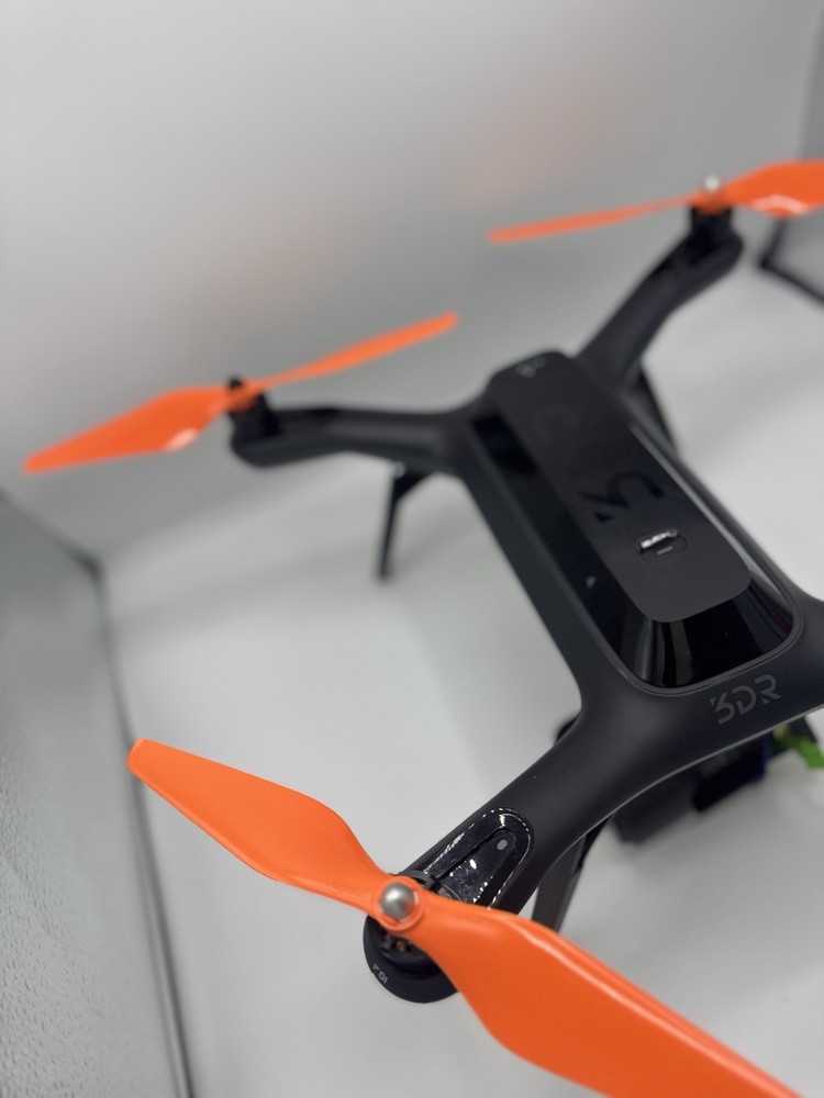 3DR Solo Smart Drone Bundle with Controller , Official 3DR Backpack great cond.