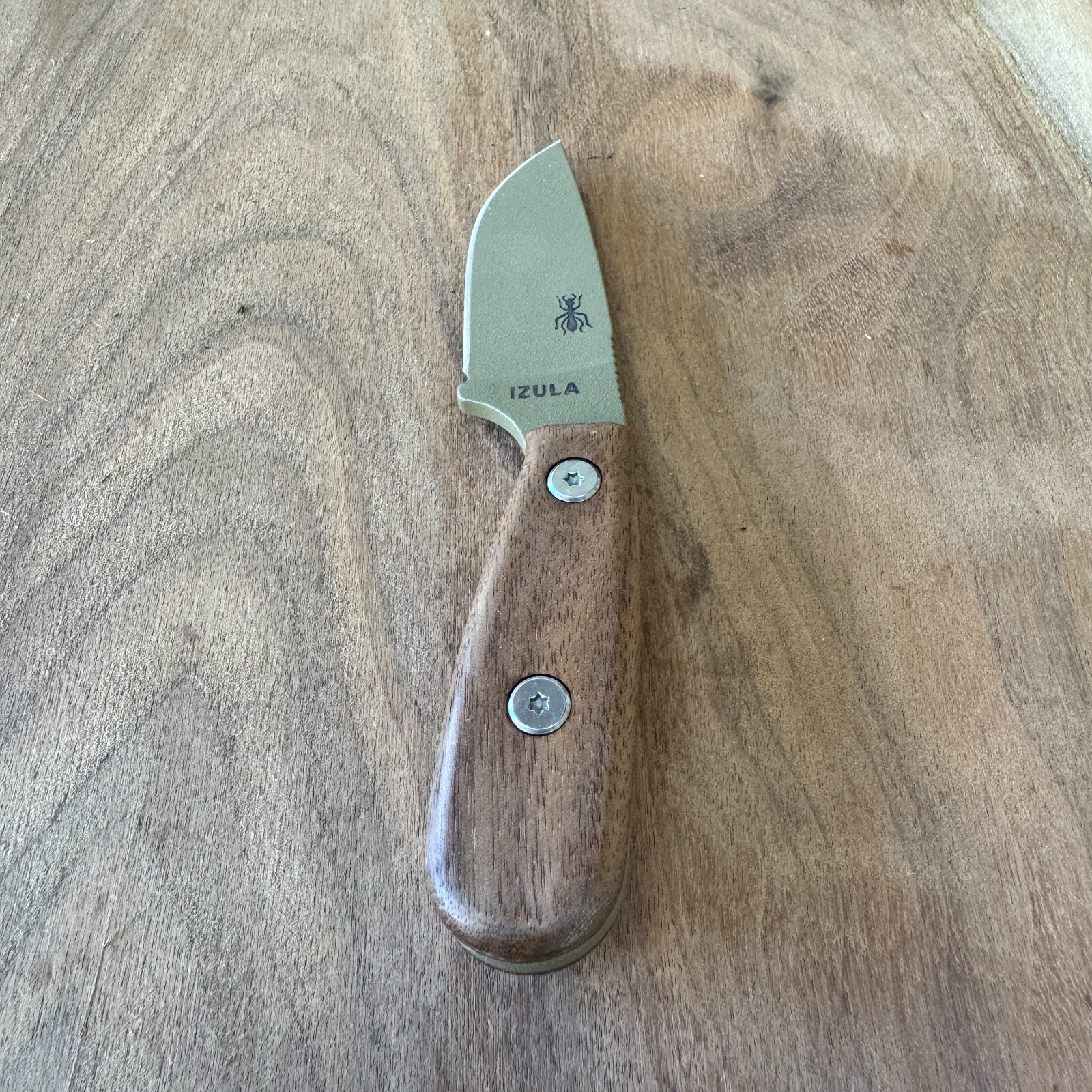 Scales for ESEE Izula extended walnut (w/Hardware)