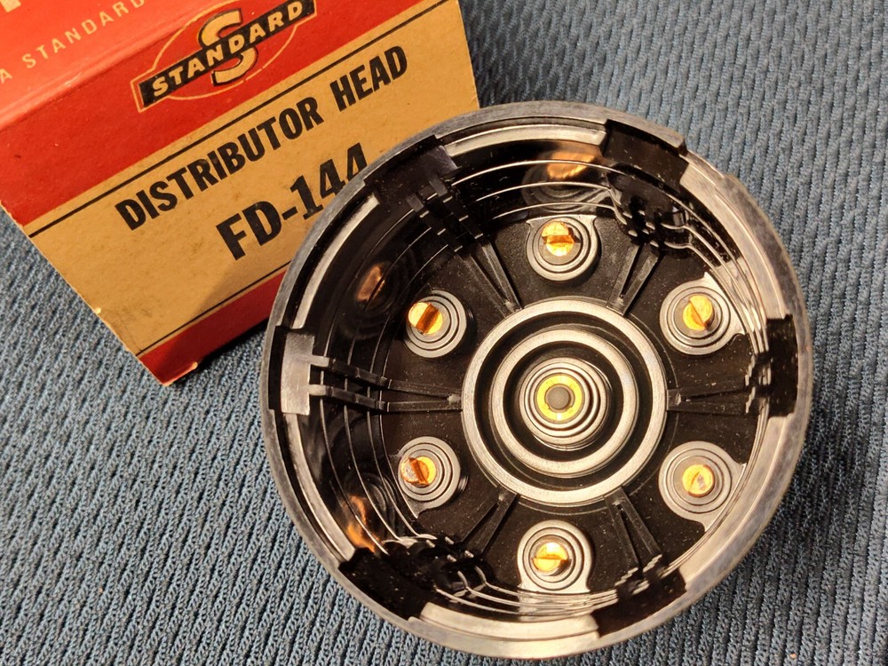 Distributor Cap Standard FD144 White Trucks 1966-74 Ref 161889-A