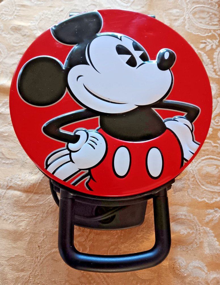 MICKY MOUSE WAFFLE IRON AND TOASTER