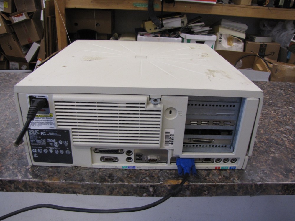 Dell OptiPlex GX110 Intel Pentium III PC Computer - no HD, powers on