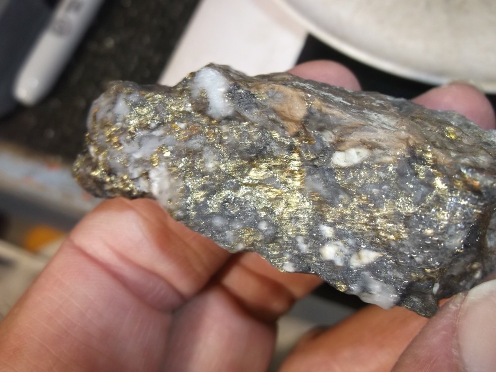 Gold, silver, copper, 69 grams samples ,ore high grade .