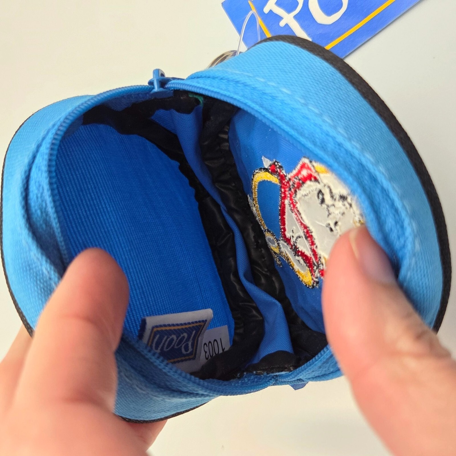 Vintage Disney Winnie the Pooh in Flowers Coin Purse Pouch Keyring NEW